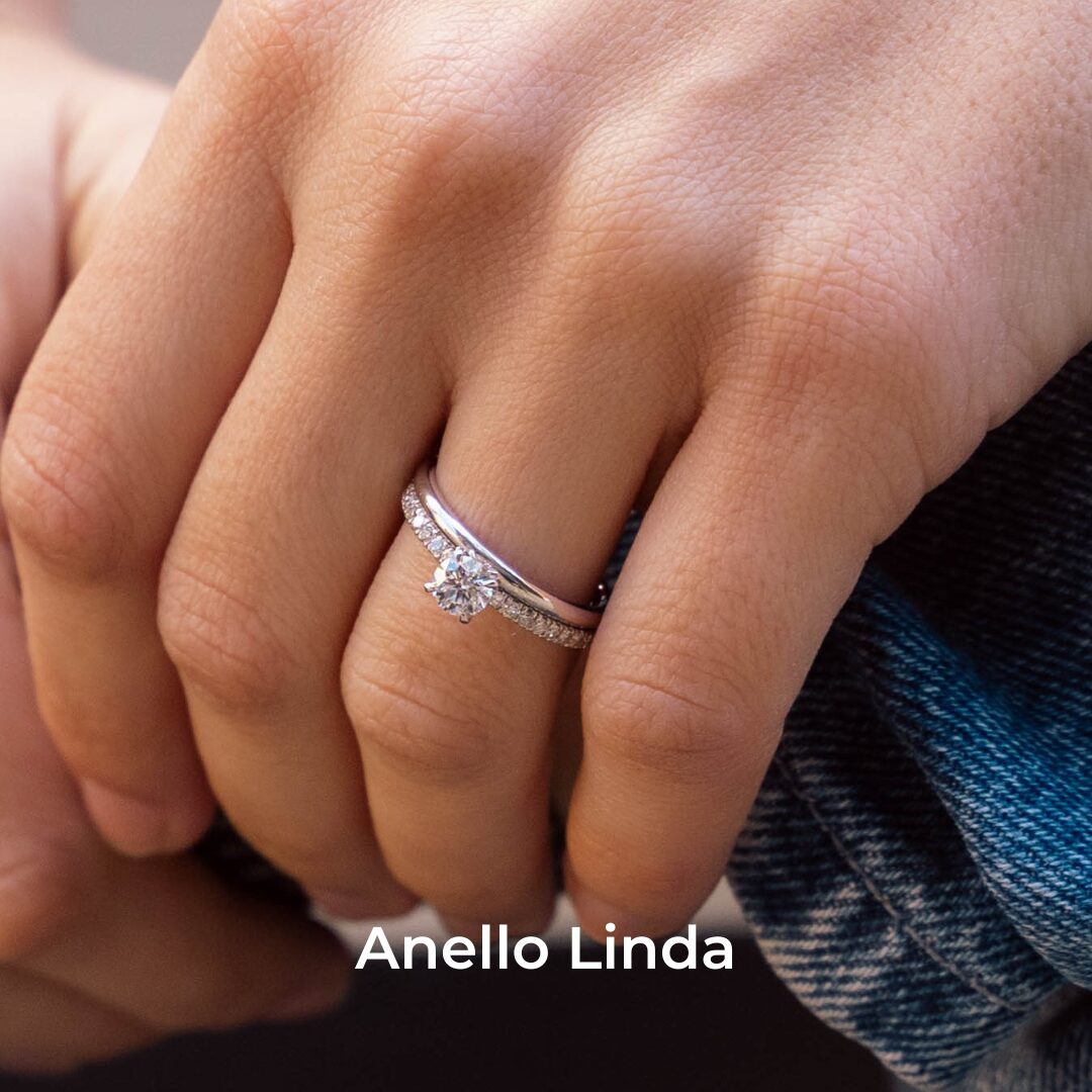 anelli di fidanzamento 2025, diamanti lab grown certificati, anelli di fidanzamento artigianali, anelli di fidanzamento personalizzati, oro etico 18k, anelli di fidanzamento sostenibili, anelli di fidanzamento made in Italy, diamanti creati in laboratorio per anelli di fidanzamento, tendenze anelli di fidanzamento, anelli di fidanzamento con zaffiri e diamanti, anelli di fidanzamento etici.