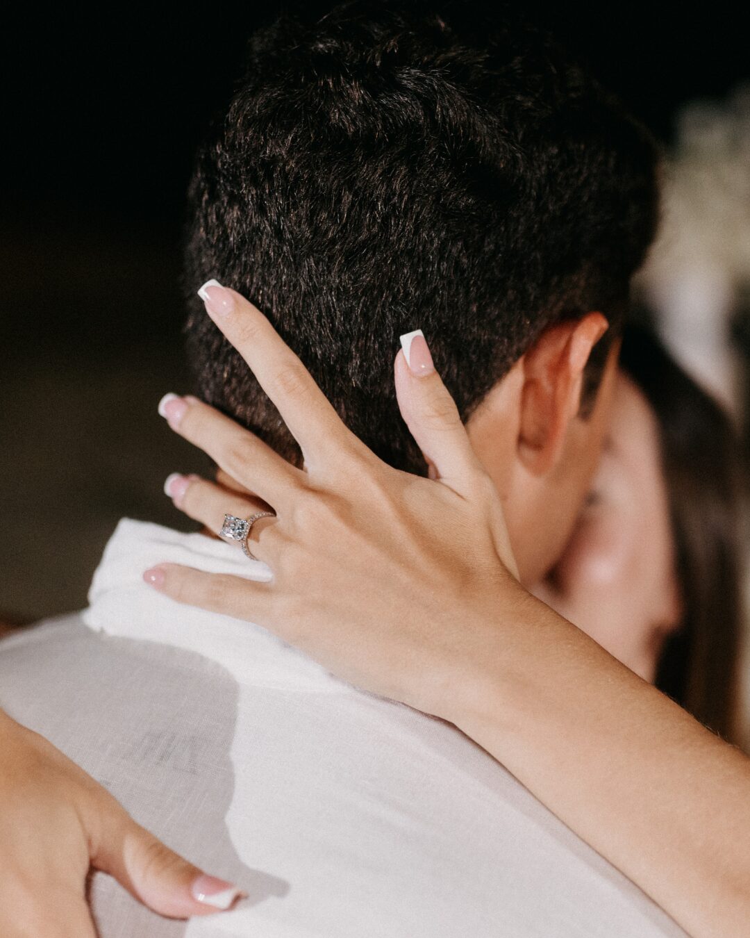 Roberto - Sharon - Anelli di fidanzamento su misura a Firenze. Diamanti lab grown certificati, oro Fairmined 18k e lavorazione artigianale nel nostro Atelier Fàbera.