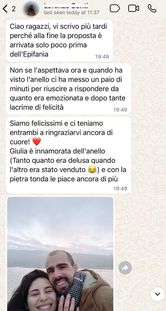 Clienti soddisfatti dei nostri anelli di fidanzamento etici e artigianali