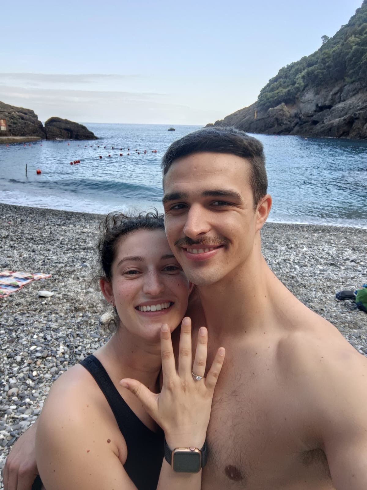 Mattia_proposta anello di fidanzamento Fàbera con diamante lab-grown certificato e oro Fairmined 18k