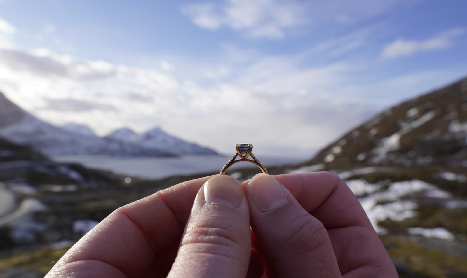 Terzo Mattia2_proposta anello di fidanzamento Fàbera con diamante lab-grown certificato e oro Fairmined 18k